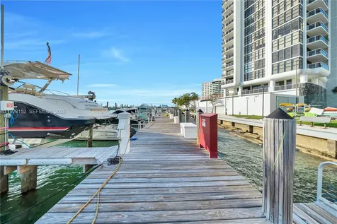 9 Island Avenue Miami Beach FL 33139
