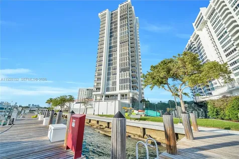 9 Island Avenue Miami Beach FL 33139