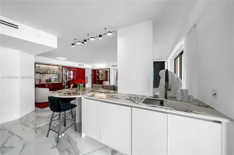 9 Island Avenue Miami Beach FL 33139