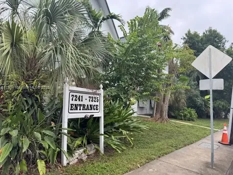 7325 SW 63rd Avenue South Miami FL 33143