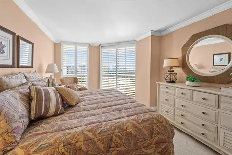 3600 Yacht Club Drive Aventura FL 33180