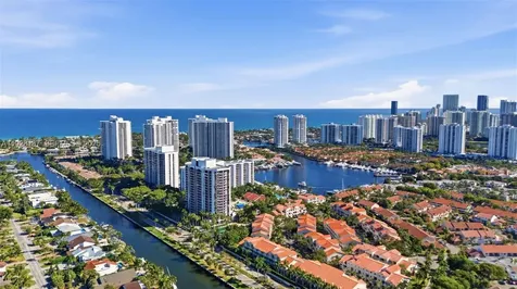 3600 Yacht Club Drive Aventura FL 33180