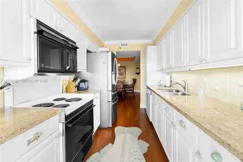 3600 Yacht Club Drive Aventura FL 33180