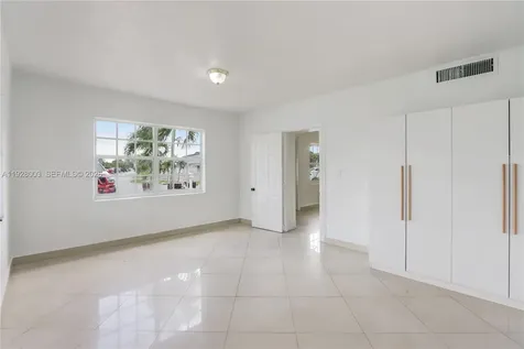 1540 E 8th Court Hialeah FL 33010