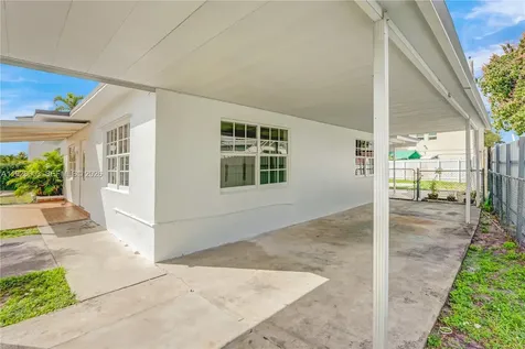1540 E 8th Court Hialeah FL 33010