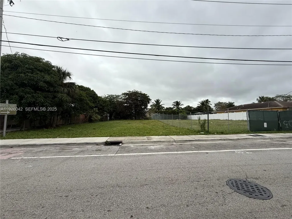 8 NW 8th Street Fort Lauderdale FL 33311