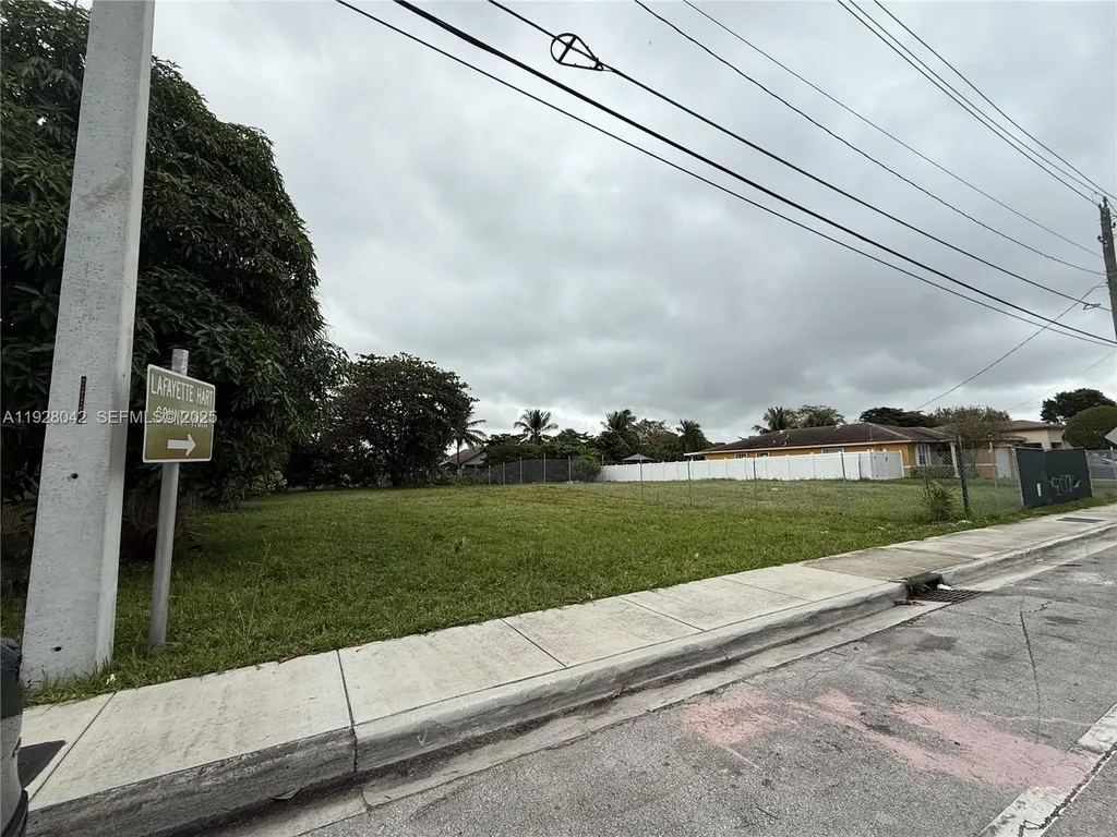 8 NW 8th Street Fort Lauderdale FL 33311