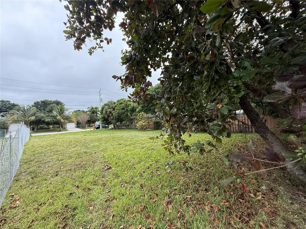 8 NW 8th Street Fort Lauderdale FL 33311
