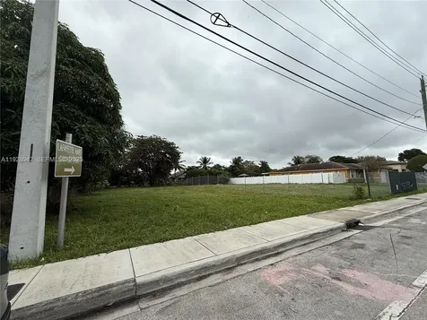 8 NW 8th Street Fort Lauderdale FL 33311