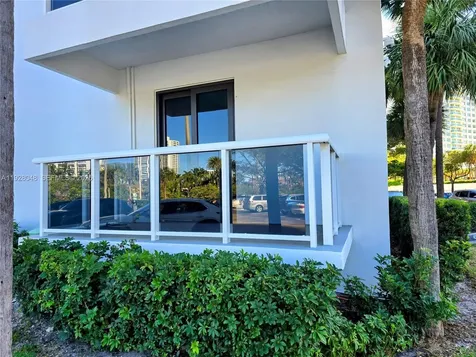 20505 E Country Club Drive Aventura FL 33180