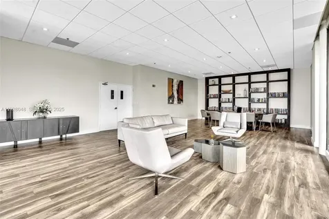 20505 E Country Club Drive Aventura FL 33180