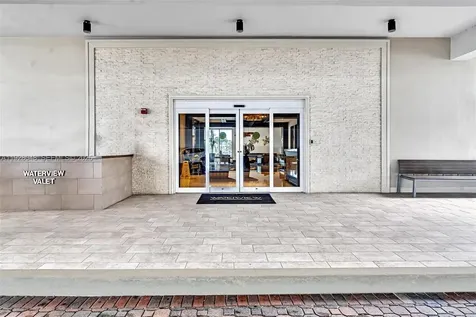 20505 E Country Club Drive Aventura FL 33180