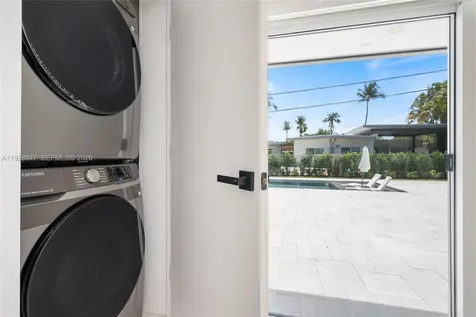 18891 NE 20th Avenue North Miami Beach FL 33179