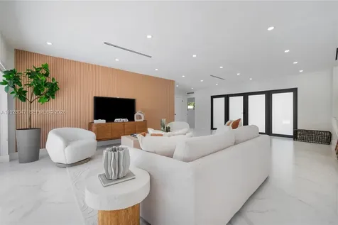 18891 NE 20th Avenue North Miami Beach FL 33179