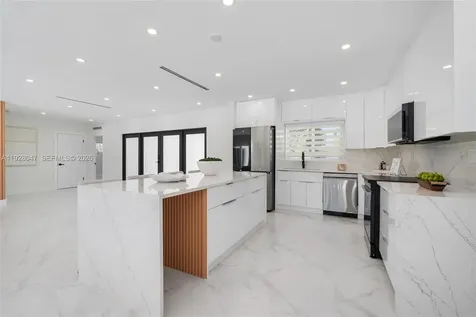 18891 NE 20th Avenue North Miami Beach FL 33179
