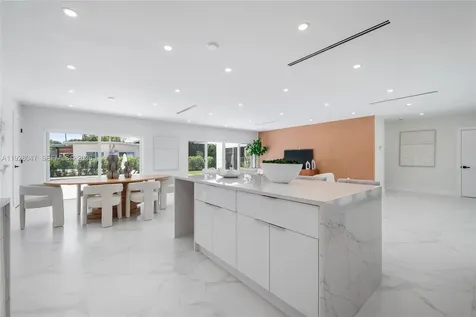 18891 NE 20th Avenue North Miami Beach FL 33179