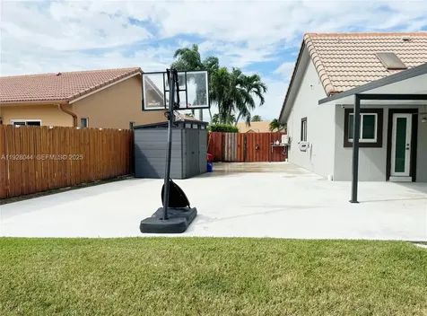 15500 Carriage Court Davie FL 33331