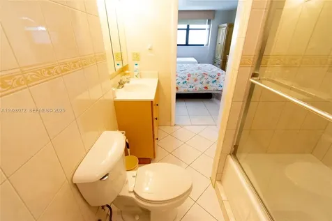 1621 Collins Miami Beach FL 33139