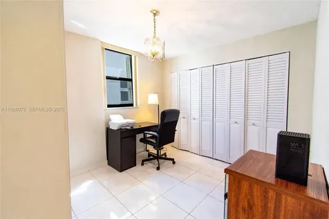 1621 Collins Miami Beach FL 33139