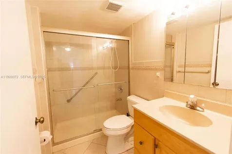 1621 Collins Miami Beach FL 33139