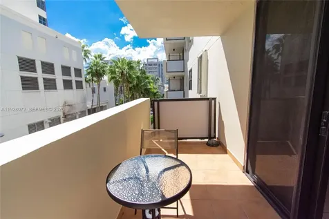 1621 Collins Miami Beach FL 33139