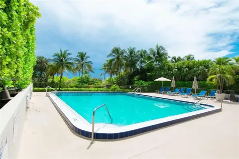 1621 Collins Miami Beach FL 33139