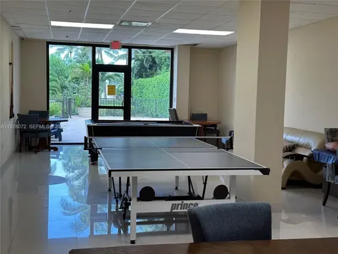1621 Collins Miami Beach FL 33139