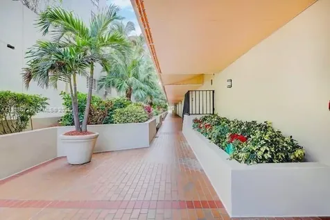 1621 Collins Miami Beach FL 33139