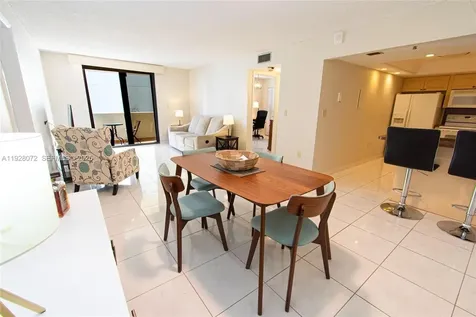 1621 Collins Miami Beach FL 33139