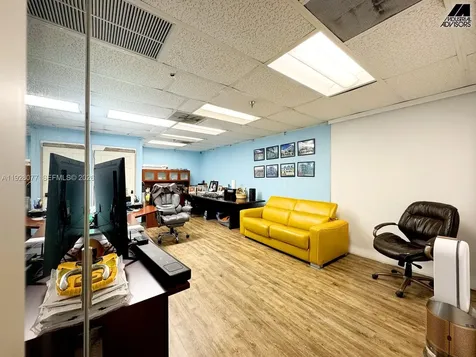 290 W 78th Road Hialeah FL 33014