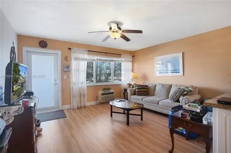 1000 SW 11th Avenue Hallandale Beach FL 33009