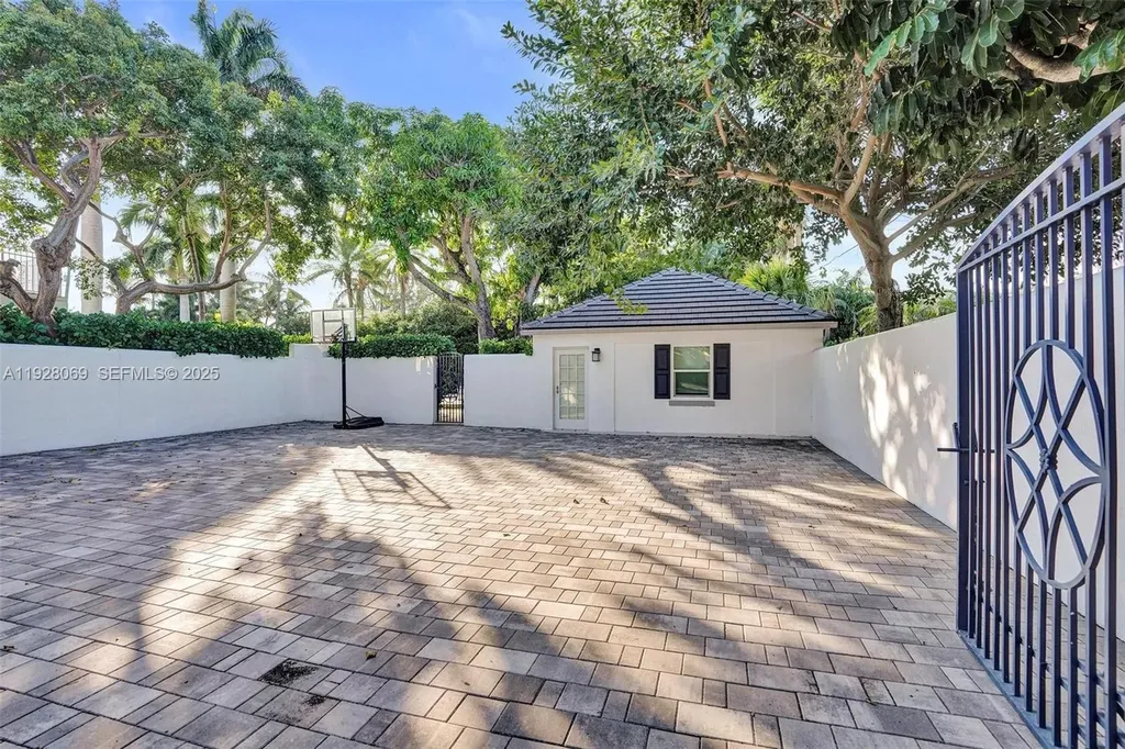 1281 Banyan Road Boca Raton FL 33432