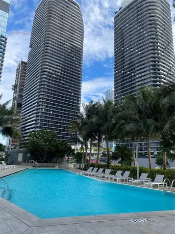 88 SW 7th Street Miami FL 33130