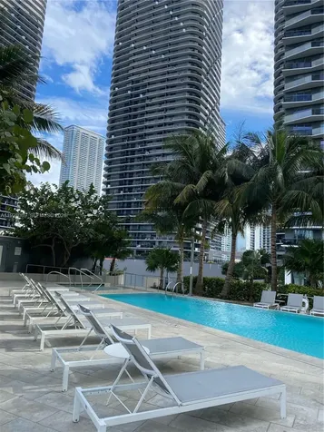 88 SW 7th Street Miami FL 33130