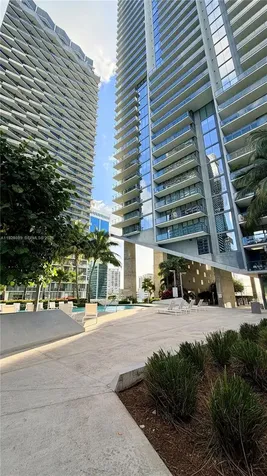 88 SW 7th Street Miami FL 33130