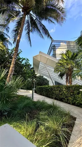 88 SW 7th Street Miami FL 33130