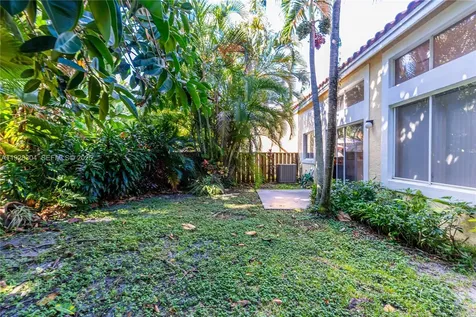 10132 NW 4th Street Plantation FL 33324