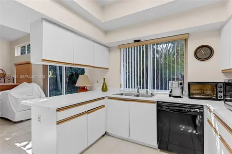 10132 NW 4th Street Plantation FL 33324