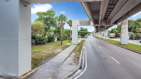1189 NW 26 Street Miami FL 33127