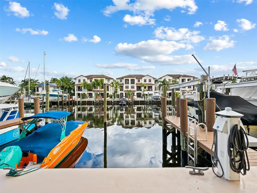 110 Hendricks Isle Fort Lauderdale FL 33301