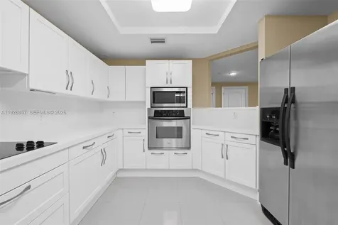 110 Hendricks Isle Fort Lauderdale FL 33301