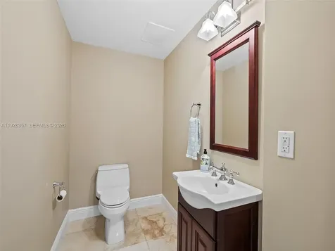 110 Hendricks Isle Fort Lauderdale FL 33301