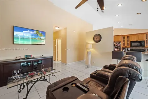 600 E Cypress Pointe Drive E Pembroke Pines FL 33027