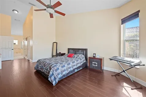600 E Cypress Pointe Drive E Pembroke Pines FL 33027