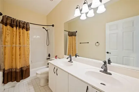 600 E Cypress Pointe Drive E Pembroke Pines FL 33027