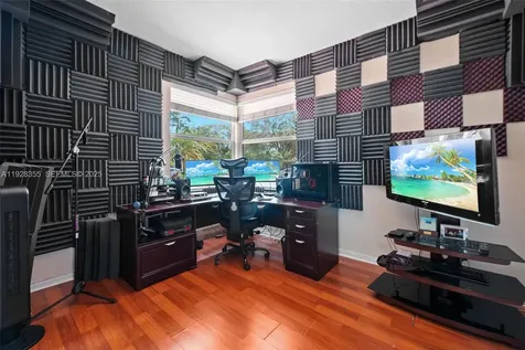 600 E Cypress Pointe Drive E Pembroke Pines FL 33027