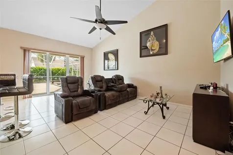 600 E Cypress Pointe Drive E Pembroke Pines FL 33027