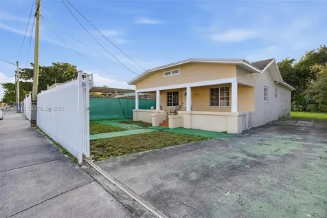 2642 NW 24th Avenue Miami FL 33142