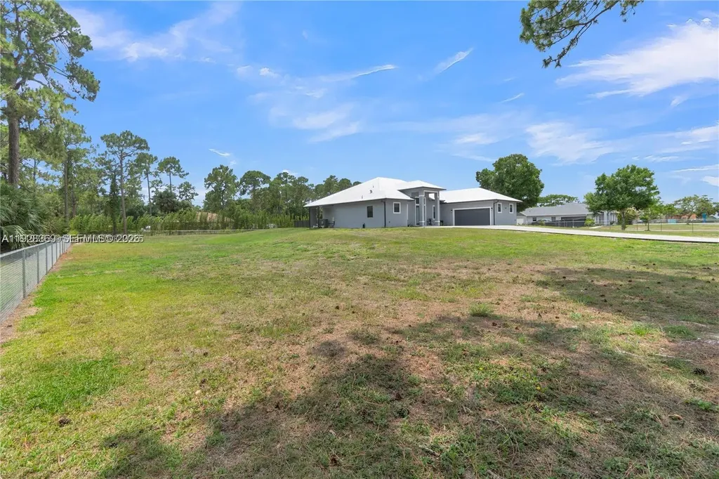 17924 N 68th Street N Loxahatchee FL 33470
