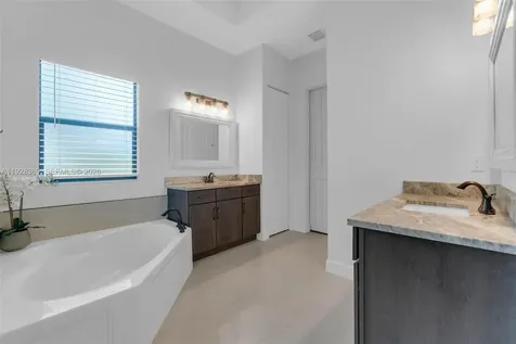17924 N 68th Street N Loxahatchee FL 33470